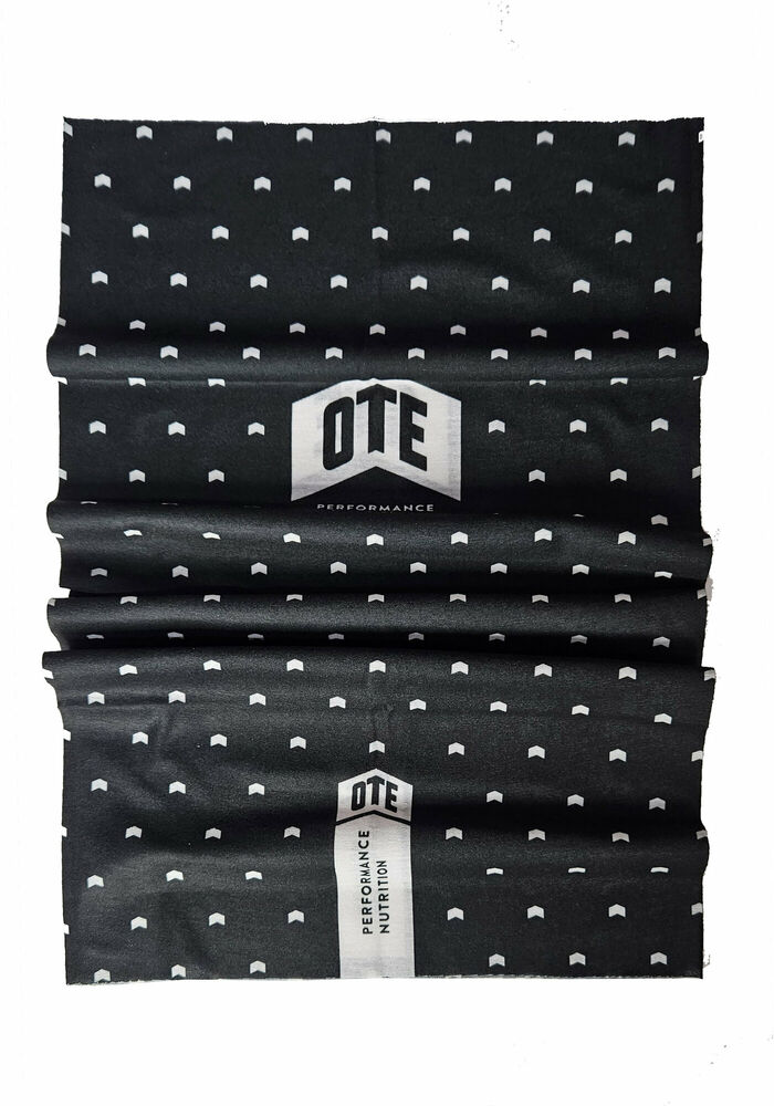 OTE KOMIN BLACK/WHITE MERCH9405
